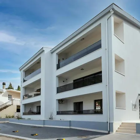 Lejlighed Apartman Leni -blace